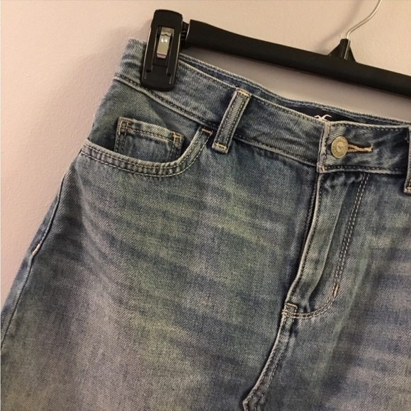 Hollister size 0 (w24) height rise jean skirt with frayed hem 5 pocket - Picture 3 of 12